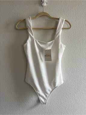NWT Show Me Your Mumu White Bodysuit Thong size XS FLAW